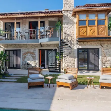 Aura Village Hotel *