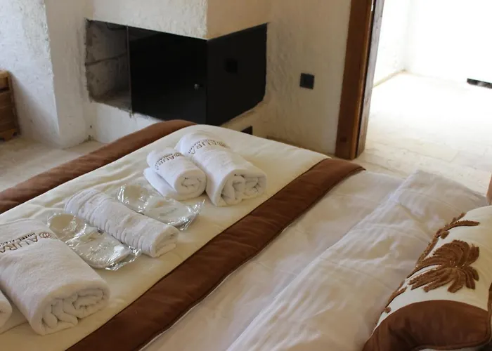 Aura Village Szálloda *